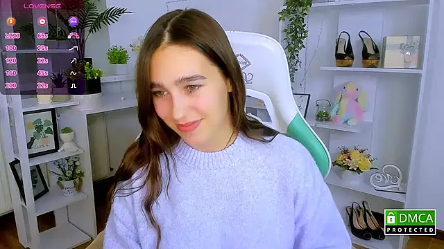 Snapshot of _Eliizabeth_ chatting on 12.14.25 Eliizabeth online show from 12.14.25