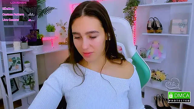 Snapshot of _Eliizabeth_ chatting on 12.16.25 Eliizabeth online show from 12.16.25