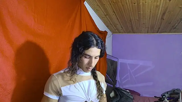 Snapshot of roxana_collins chatting on 11.07.25 roxana collins online show from 11.07.25