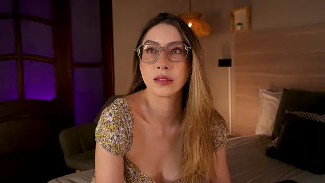 Snapshot of lua_ferch__ chatting on 11.05.25 lua ferch online show from 11.05.25