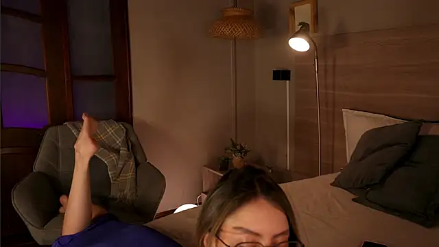 Snapshot of lua_ferch__ chatting on 12.17.25 lua ferch online show from 12.17.25