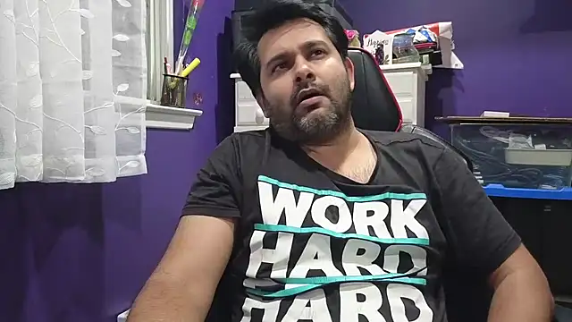 Snapshot of Sakhtlaundaz chatting on 01.02.25 Sakhtlaundaz online show from 01.02.25