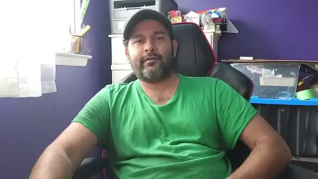 Snapshot of Sakhtlaundaz chatting on 01.11.25 Sakhtlaundaz online show from 01.11.25