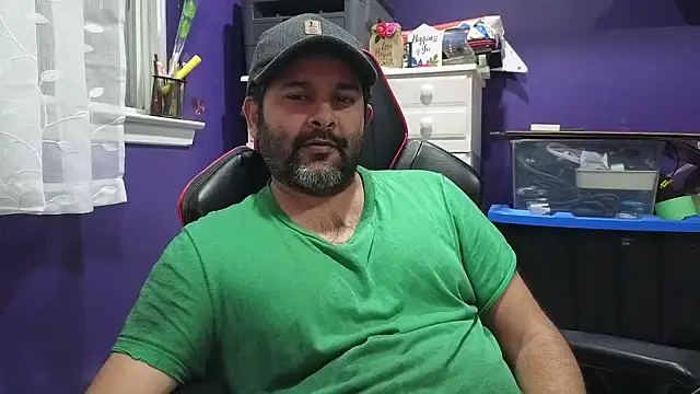 Snapshot of Sakhtlaundaz chatting on 01.12.25 Sakhtlaundaz online show from 01.12.25