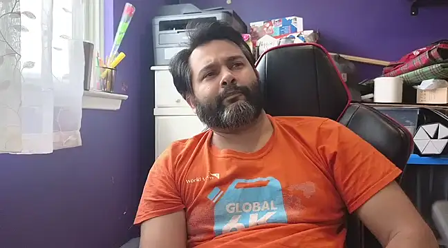 Snapshot of Sakhtlaundaz chatting on 02.14.25 Sakhtlaundaz online show from 02.14.25