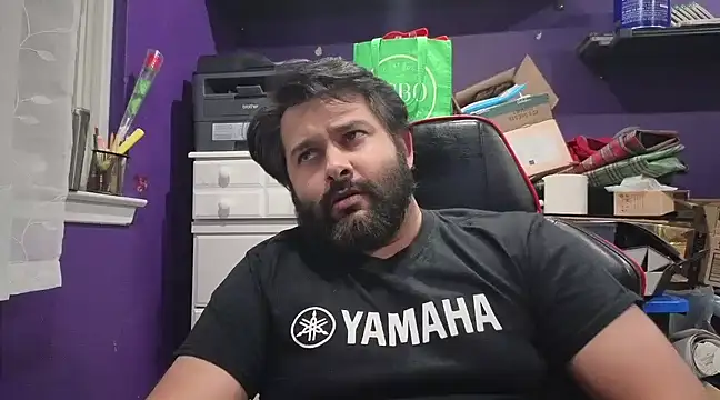 Snapshot of Sakhtlaundaz chatting on 02.18.25 Sakhtlaundaz online show from 02.18.25