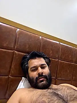 Snapshot of Sakhtlaundaz chatting on 02.25.25 Sakhtlaundaz online show from 02.25.25