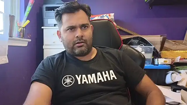 Snapshot of Sakhtlaundaz chatting on 03.11.25 Sakhtlaundaz online show from 03.11.25