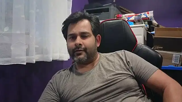 Snapshot of Sakhtlaundaz chatting on 09.29.25 Sakhtlaundaz online show from 09.29.25