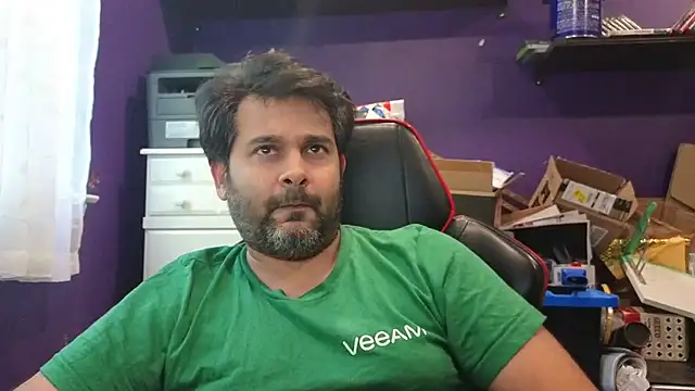 Snapshot of Sakhtlaundaz chatting on 09.30.25 Sakhtlaundaz online show from 09.30.25