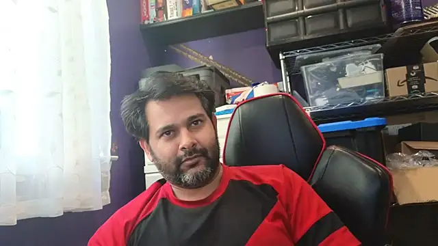 Snapshot of Sakhtlaundaz chatting on 10.06.25 Sakhtlaundaz online show from 10.06.25