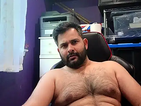 Snapshot of Sakhtlaundaz chatting on 10.14.25 Sakhtlaundaz online show from 10.14.25