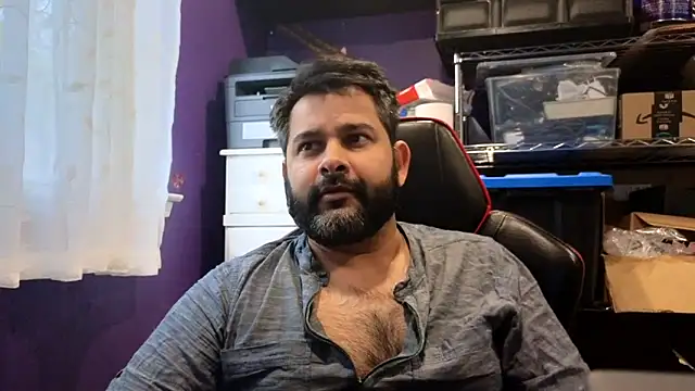 Snapshot of Sakhtlaundaz chatting on 11.03.25 Sakhtlaundaz online show from 11.03.25