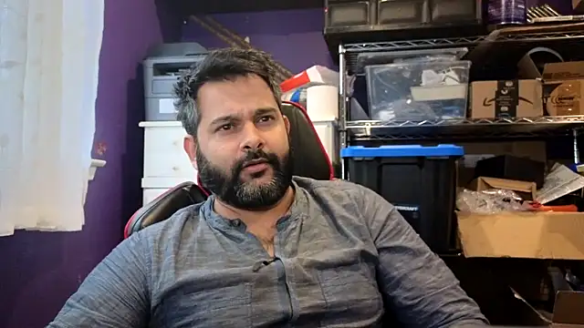 Snapshot of Sakhtlaundaz chatting on 11.05.25 Sakhtlaundaz online show from 11.05.25