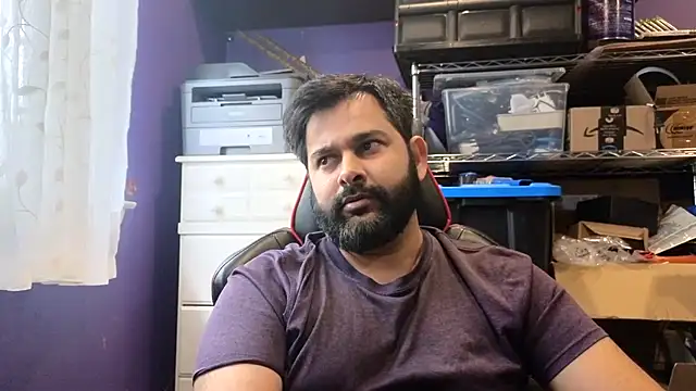 Snapshot of Sakhtlaundaz chatting on 11.16.25 Sakhtlaundaz online show from 11.16.25