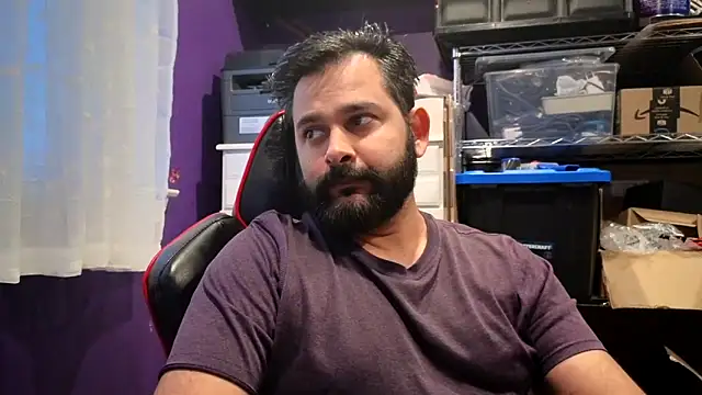 Snapshot of Sakhtlaundaz chatting on 11.19.25 Sakhtlaundaz online show from 11.19.25