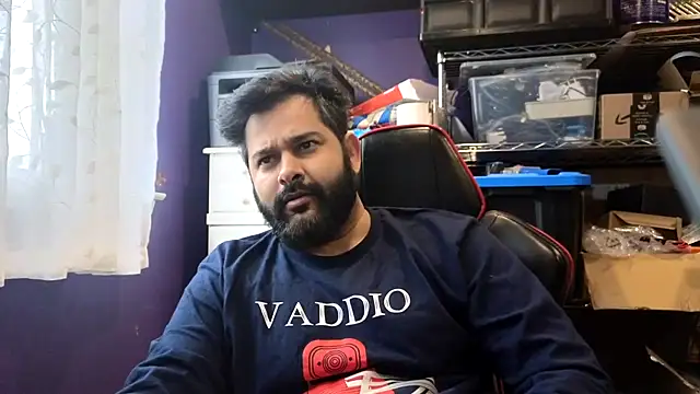 Snapshot of Sakhtlaundaz chatting on 11.21.25 Sakhtlaundaz online show from 11.21.25