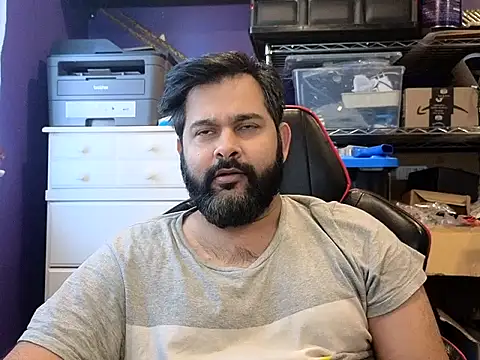 Snapshot of Sakhtlaundaz chatting on 12.01.25 Sakhtlaundaz online show from 12.01.25