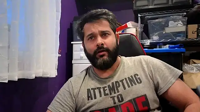 Snapshot of Sakhtlaundaz chatting on 12.03.25 Sakhtlaundaz online show from 12.03.25