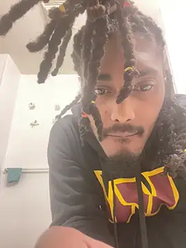 Snapshot of BD2LONG chatting on 02.08.25 BD2LONG online show from 02.08.25