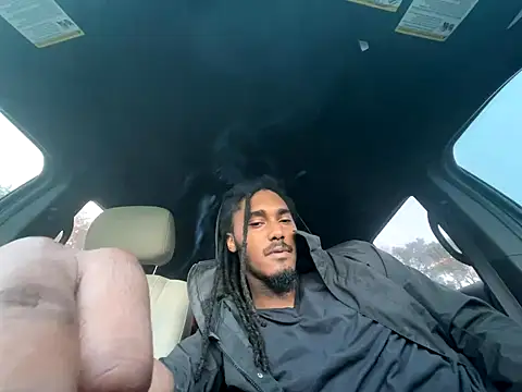 Snapshot of BD2LONG chatting on 10.08.25 BD2LONG online show from 10.08.25