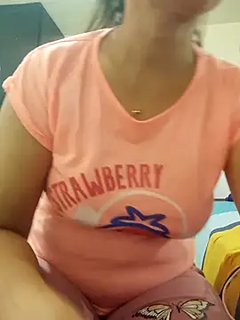 Snapshot of lolo890 chatting on 11.10.25 lolo890 online show from 11.10.25