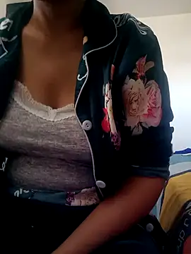 Snapshot of lolo890 chatting on 11.12.25 lolo890 online show from 11.12.25