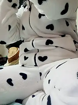 Snapshot of lolo890 chatting on 12.04.25 lolo890 online show from 12.04.25