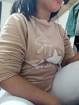 Snapshot of lolo890 chatting on 12.14.25 lolo890 online show from 12.14.25