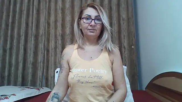 Snapshot of PussyEvely chatting on 01.13.25 PussyEvely online show from 01.13.25