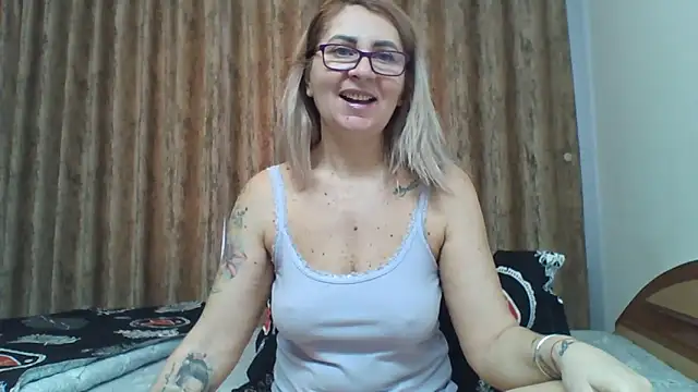 Snapshot of PussyEvely chatting on 01.31.25 PussyEvely online show from 01.31.25