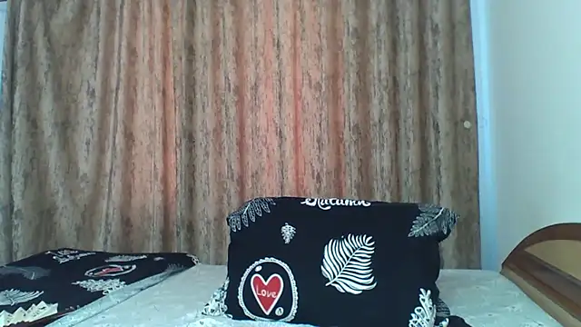 Snapshot of PussyEvely chatting on 09.18.25 PussyEvely online show from 09.18.25