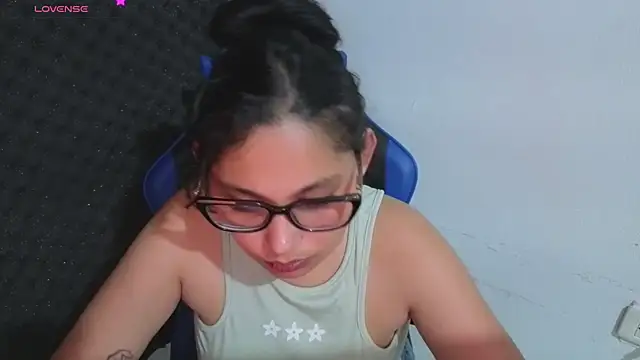 Snapshot of Cuteprincess21 chatting on 04.09.26 Cuteprincess21 online show from 04.09.26