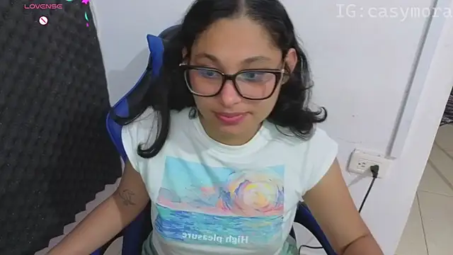 Snapshot of Cuteprincess21 chatting on 04.12.26 Cuteprincess21 online show from 04.12.26