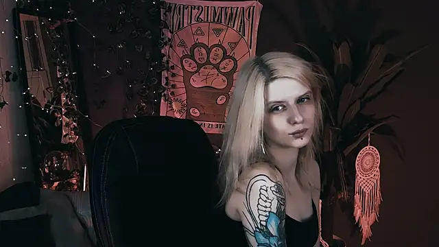 Snapshot of Noah_ElmerX chatting on 11.14.25 Noah ElmerX online show from 11.14.25