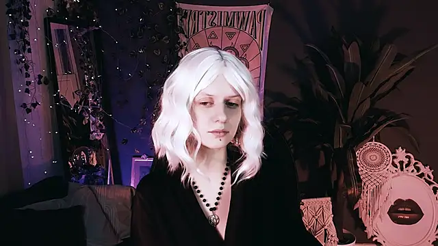 Snapshot of Noah_ElmerX chatting on 11.18.25 Noah ElmerX online show from 11.18.25