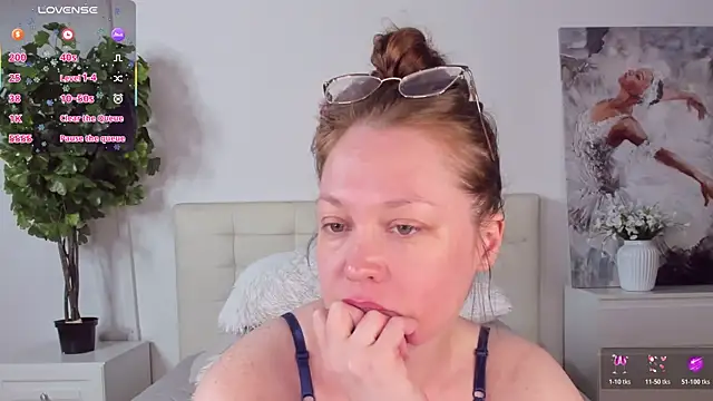 CutieGinger online show from 05.10.26
