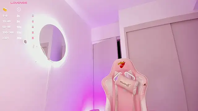 Snapshot of mia_yourmommy chatting on 11.13.25 mia yourmommy online show from 11.13.25