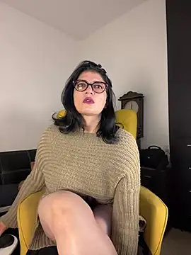 Snapshot of adriana71 chatting on 06.25.26 adriana71 online show from 06.25.26