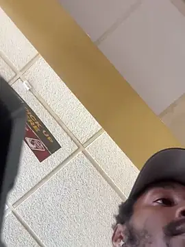 Snapshot of ITSONLYKENNY chatting on 02.13.25 ITSONLYKENNY online show from 02.13.25