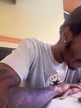 Snapshot of ITSONLYKENNY chatting on 02.14.25 ITSONLYKENNY online show from 02.14.25