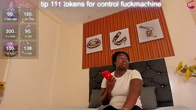 Snapshot of Cristale69 chatting on 12.21.25 Cristale69 online show from 12.21.25