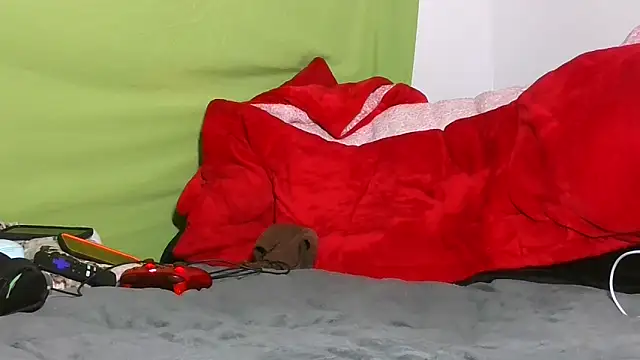 Snapshot of Carolinayoungin chatting on 11.22.25 Carolinayoungin online show from 11.22.25