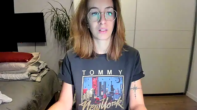 Snapshot of DesireMore90 chatting on 01.05.25 DesireMore90 online show from 01.05.25