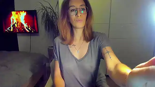 Snapshot of DesireMore90 chatting on 01.10.25 DesireMore90 online show from 01.10.25