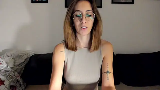 Snapshot of DesireMore90 chatting on 01.21.25 DesireMore90 online show from 01.21.25