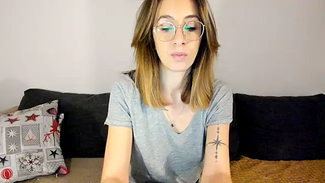 Snapshot of DesireMore90 chatting on 02.05.25 DesireMore90 online show from 02.05.25