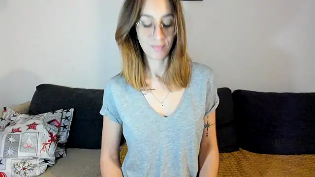 Snapshot of DesireMore90 chatting on 02.05.25 DesireMore90 online show from 02.05.25