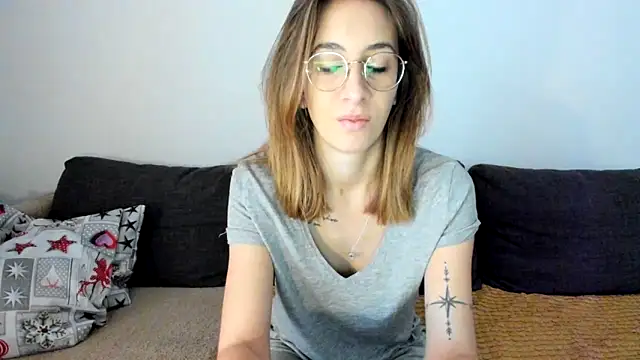 Snapshot of DesireMore90 chatting on 02.06.25 DesireMore90 online show from 02.06.25