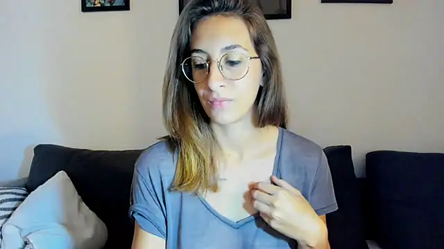 Snapshot of DesireMore90 chatting on 10.16.25 DesireMore90 online show from 10.16.25